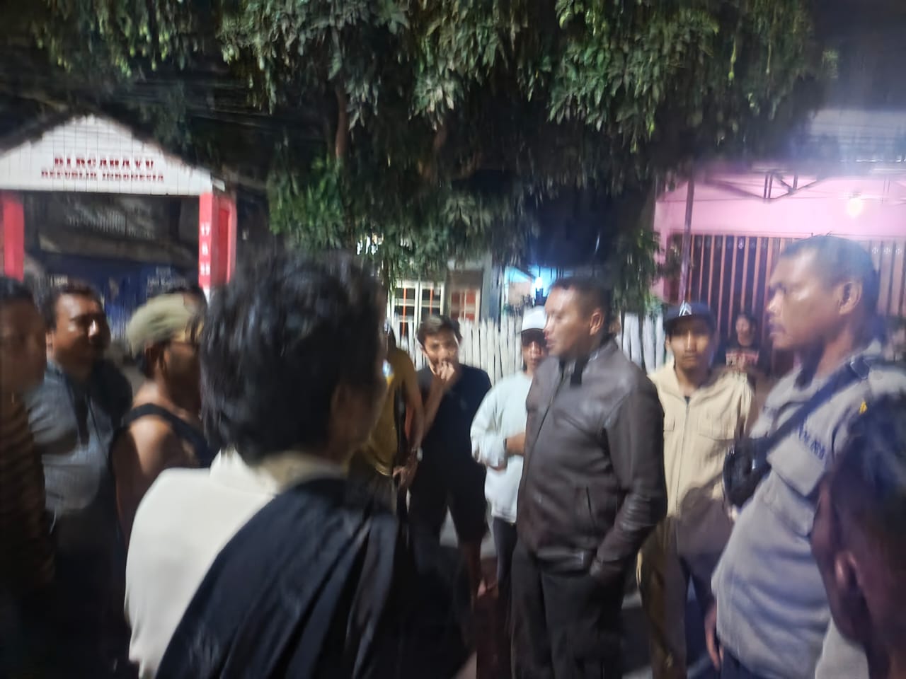 Polsek Woja Amankan Terduga Pelaku Perzinahan, Warga Blokade Jalan di Kandai Dua