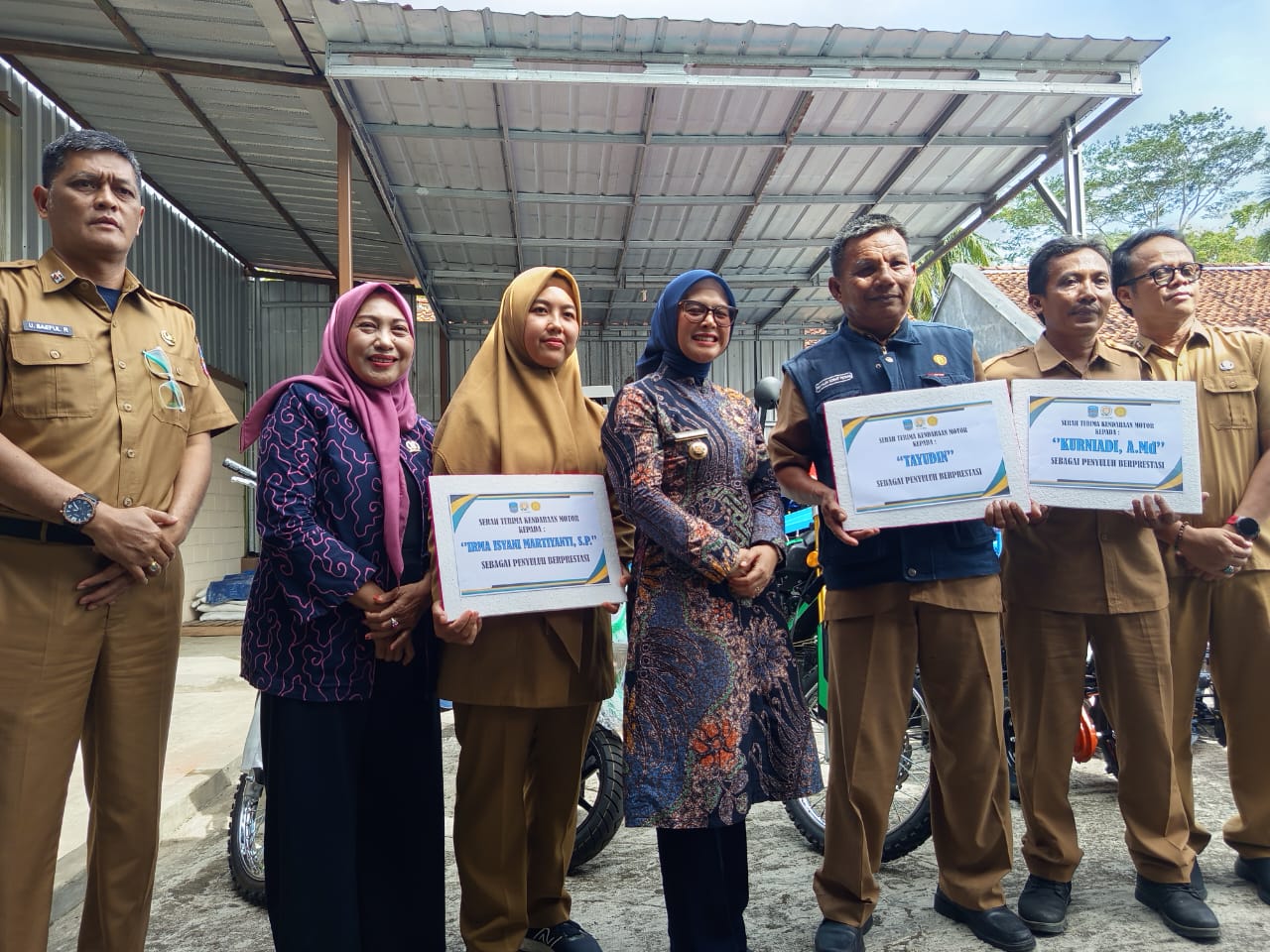 Bupati Pangandaran Salurkan Alsintan Kementan, Perkuat Produksi dan Ketahanan Pangan Daerah