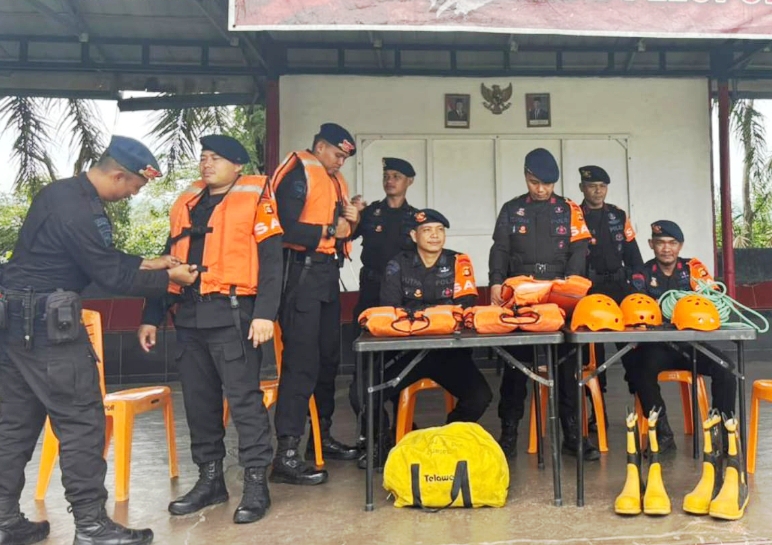 Siaga SAR Hadapi Musim Hujan, Brimob Batalyon B Pelopor Pastikan Personel dan Peralatan Siap Operasi