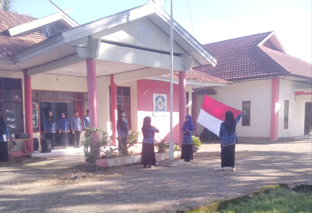 Upacara Senin di Kecamatan Rumbia Perkuat Kebersamaan dan Komitmen Pelayanan Publik