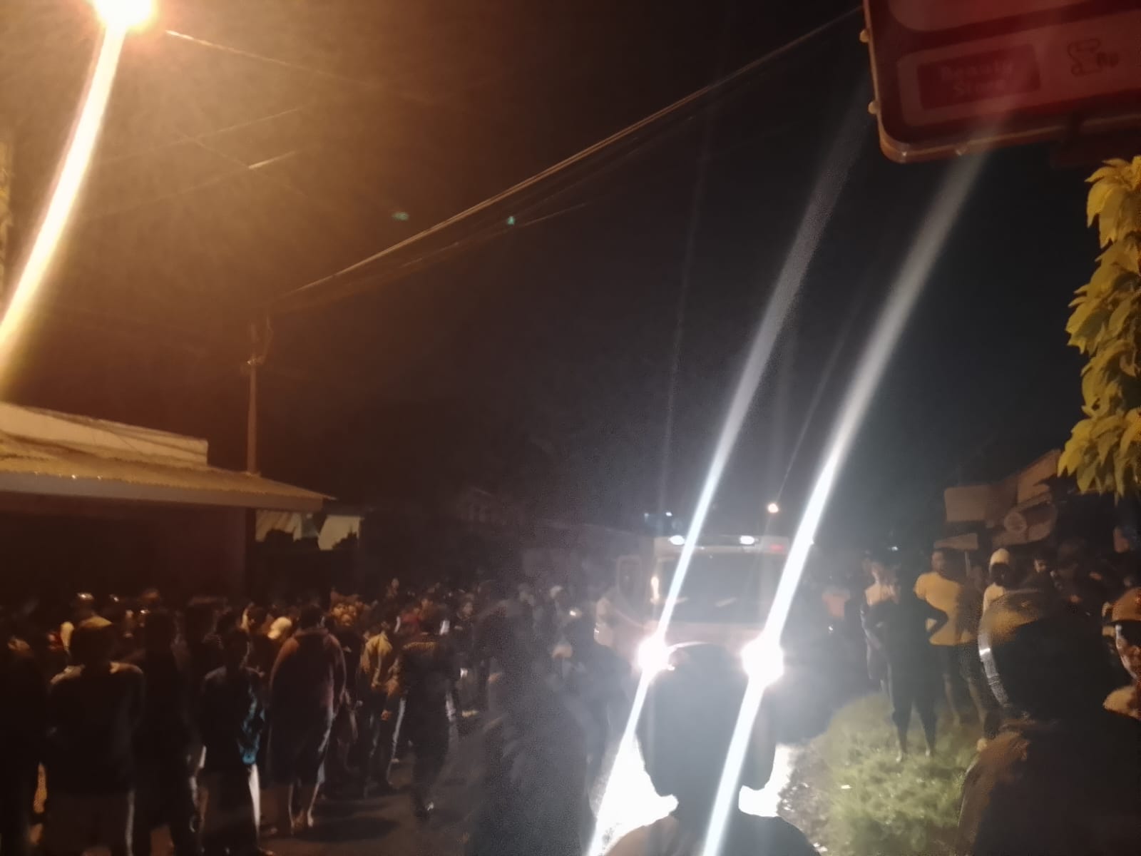 Kebakaran Hanguskan Tiga Rumah di Talang Benih Curup, Diduga Akibat Korsleting Listrik