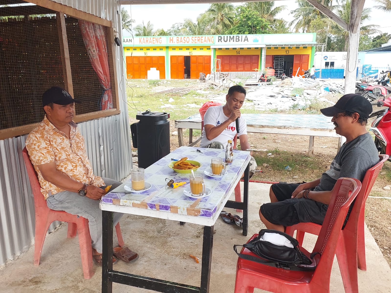 Kebersamaan di Pondok Sarabba, Kades Pallantikang Ajak Warga Bahas Pembangunan Desa