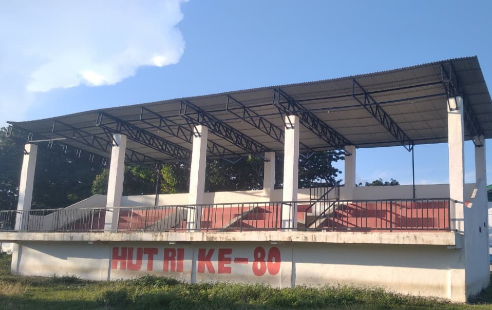 Warga Kelara Soroti Proyek Tribun Lapangan Suharto, Kejaksaan Diminta Audit RAB