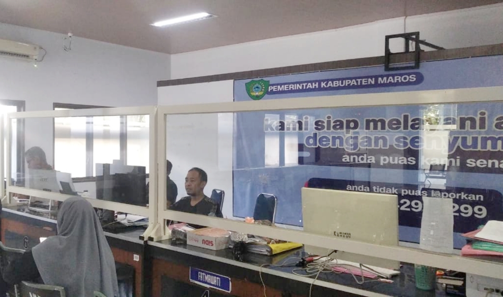 Dukcapil Maros Pastikan Pelayanan Administrasi Kependudukan Tetap Berjalan Optimal di Tengah Penyesuaian Sistem Kerja