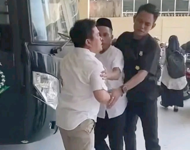 Terdakwa Kasus Pungli PPG Seluma Emosi Usai Divonis, Keributan dengan JPU Terjadi di Area Parkir Pengadilan
