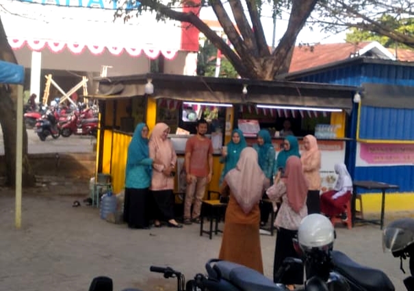 Istri Bupati Jeneponto Turun Langsung Sapa Pedagang Kaki Lima, Dorong UMKM Naik Kelas
