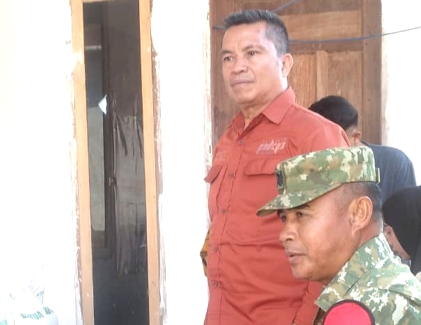 Jumat Berkah, Lurah Tolo Utara Salurkan Beras kepada Warga Kurang Mampu