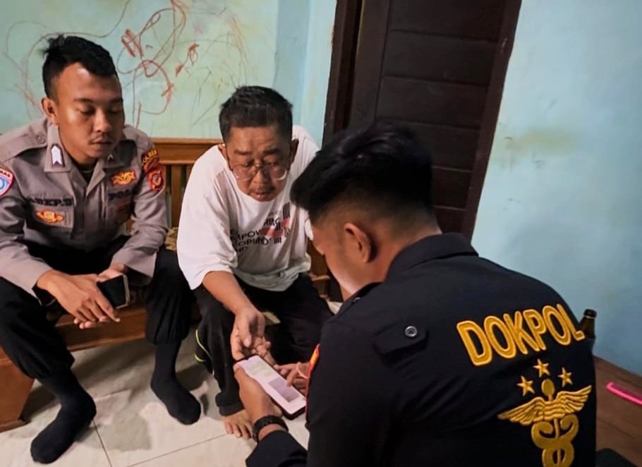 Sidokkes Polres Pangandaran Ambil Sampel DNA Keluarga untuk Identifikasi Korban Kapal Virgo 8