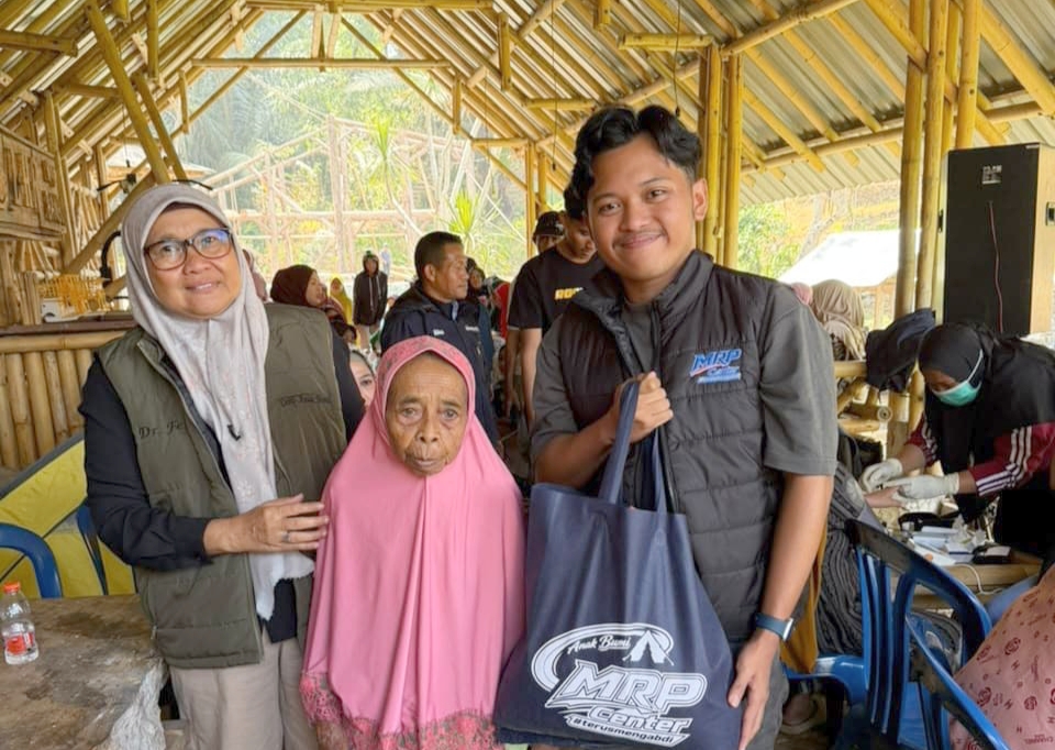 MRP dan Camp Anak Bumi Turun Langsung, Warga Kurang Mampu Rumbia Dapat Sembako dan Cek Kesehatan Gratis