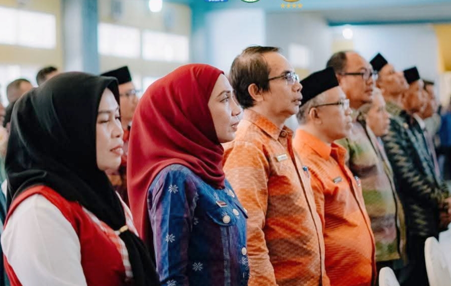 Direktur RSUD Manggelewa Hadiri Pelantikan Pejabat dan Pengukuhan PNS Pemkab Dompu